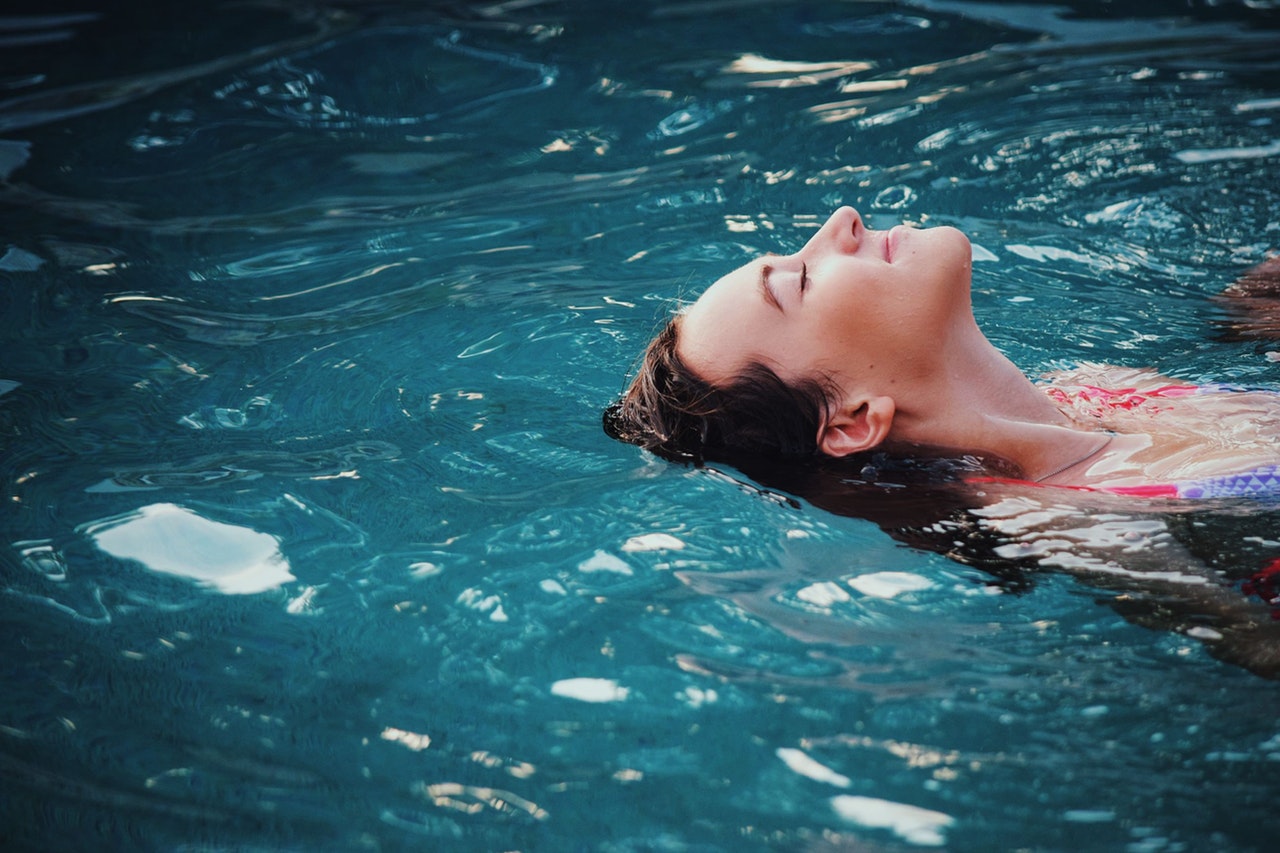 Can Chlorine in Pool Water Cause Hair Loss? | Dr Anthony Farole DMD, Facial  and Oral Surgery Center
